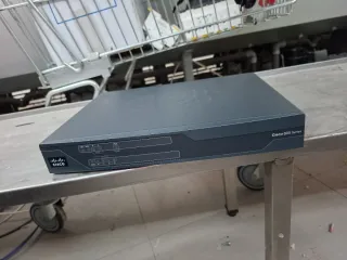 Router Cisco C881