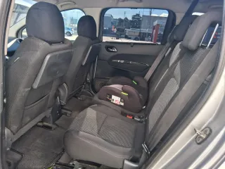 Peugeot 5008 2012