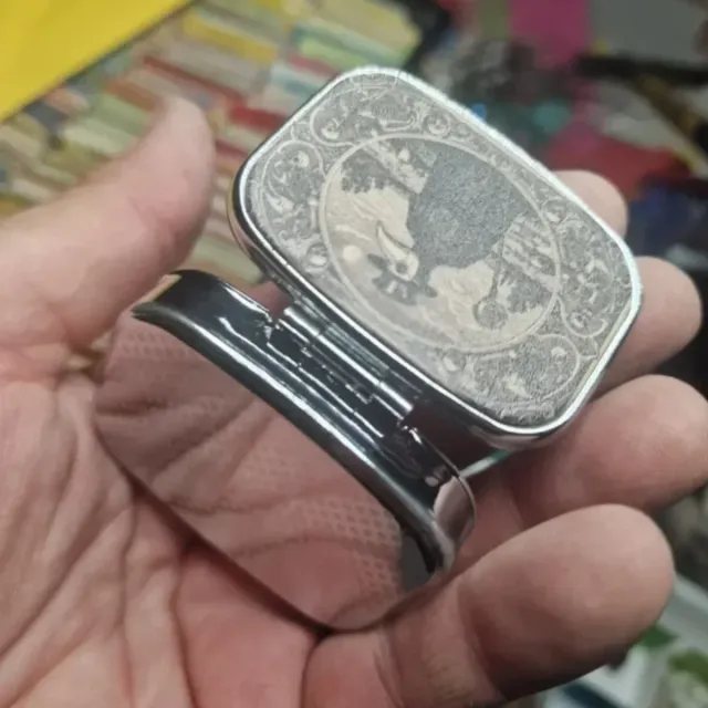 Pastillero metálico vintage - Diseño médico