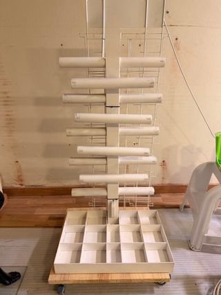 Expositor de pulseras en madera