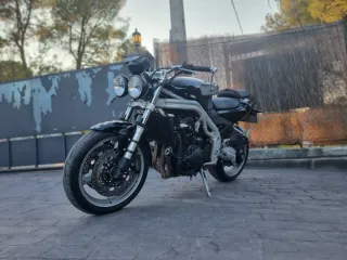 Triumph Speed Triple 955i Negra