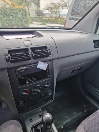 Ford Transit Connect 2005