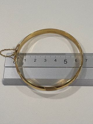 Pulsera media caña oro