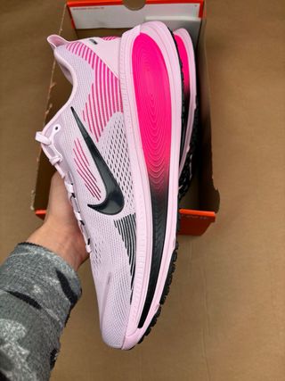 Nike Vomero 18 Hyper Pink