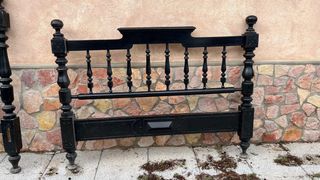 Estructura de cama antigua (135cm-madera)