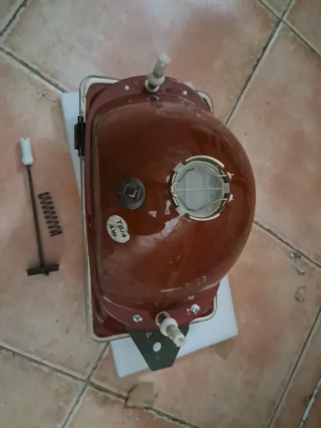 CHRYSLER 150. FARO DELANTERO IZQUIERDO.