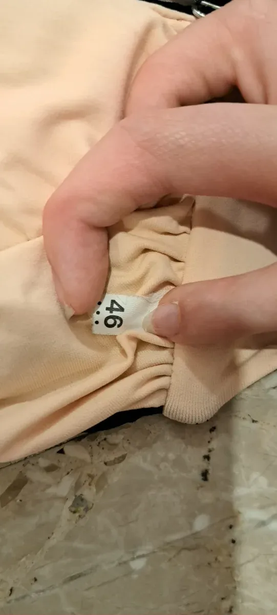 Costume due pezzi nero e rosa