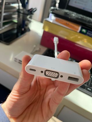 Adattatore Apple USB-C a VGA + USB