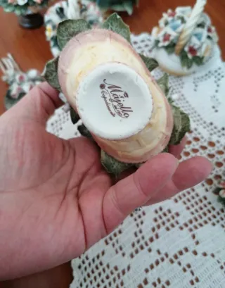 8 Cestini in Capodimonte più 8 mazzolini