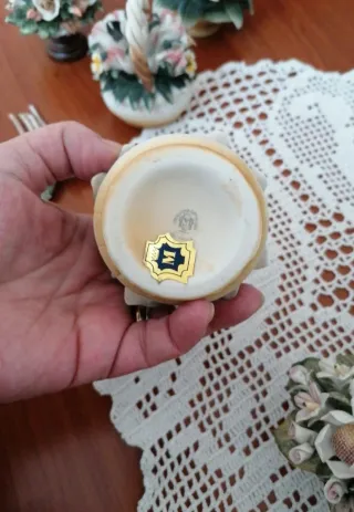 8 Cestini in Capodimonte più 8 mazzolini