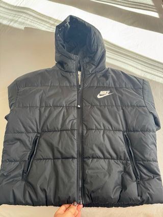 Plumas Nike Negra Talla L