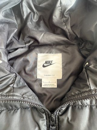 Plumas Nike Negra Talla L