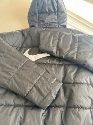 Plumas Nike Negra Talla L