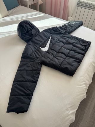 Plumas Nike Negra Talla L
