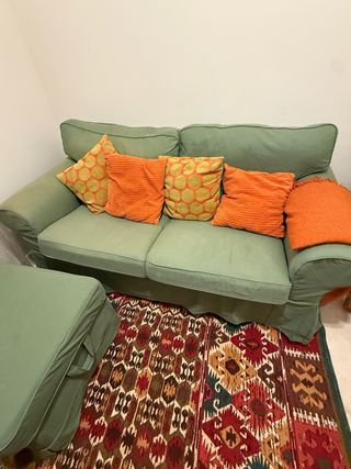 Sofá 2 plazas + Puf Almacenaje Verde