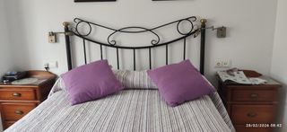 Cabecero forja para cama 135 cm negro y dorado