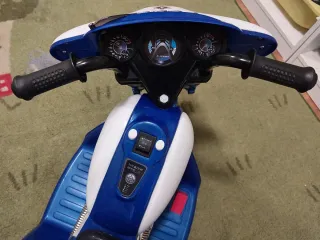 Moto Eléctrica Policía Trike Azul y Blanca