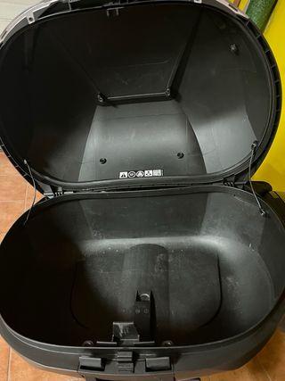 Baúl SHAD SH47 Negro con base