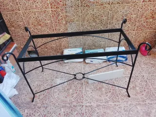 Mesa de metal y cristal negra 1'60 x100 aprox
