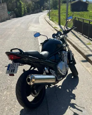 Suzuki Bandit 650 Naked Negra