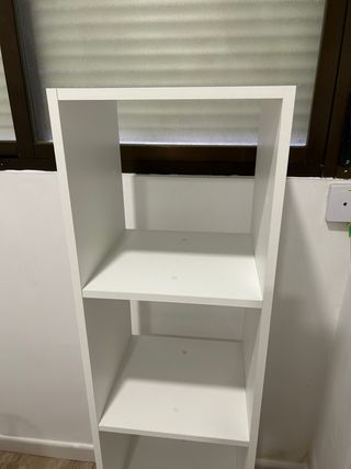 Estantería blanca de madera