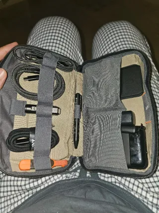 Bellroy Tech Kit Organizador Cables Premium