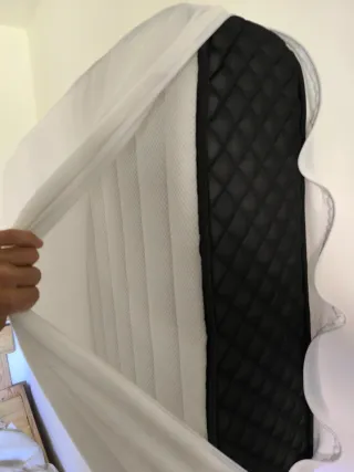 Estructura cama madera natural y colchón