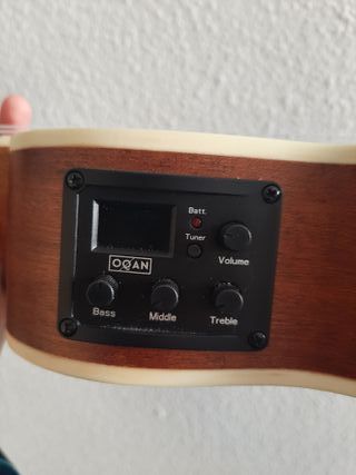 Ukelele electroacústico OQAN Soprano