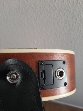 Ukelele electroacústico OQAN Soprano