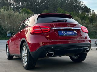 Mercedes-Benz GLA 200 Urban 155 CV TECHO SOLAR