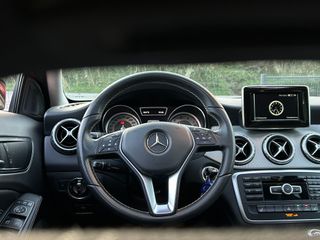 Mercedes-Benz GLA 200 Urban 155 CV TECHO SOLAR