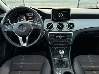 Mercedes-Benz GLA 200 Urban 155 CV TECHO SOLAR