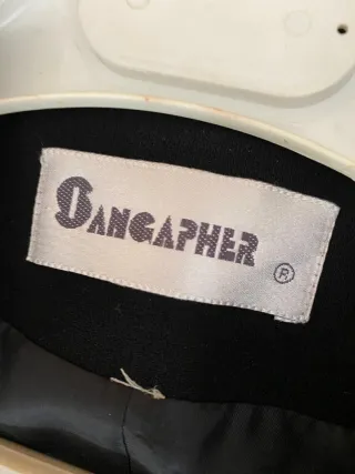 Traje de pantalón negro