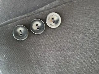 Traje de pantalón negro