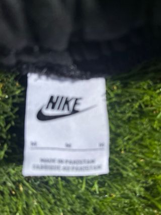 Pantalones Nike negros con logo