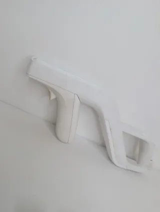 Set 2 Wii Remote + 2 Nunchuck + Wii Zapper