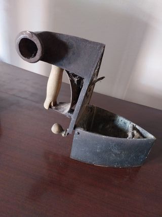 Plancha antigua de hierro