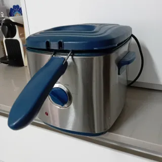 Freidora de tamaño mediano