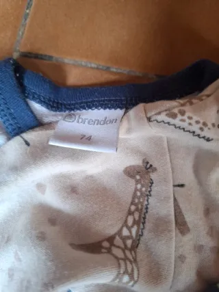 Lote 3 pijamas bebé + peluche 9 meses