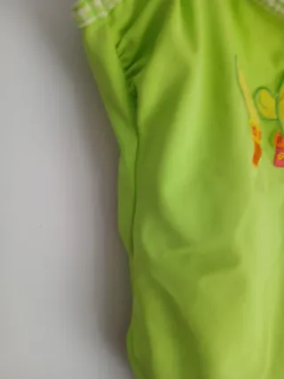 Bañador verde con cactus