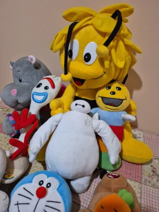 Lote de peluches variados