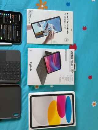 iPad A16 con funda teclado y protector
