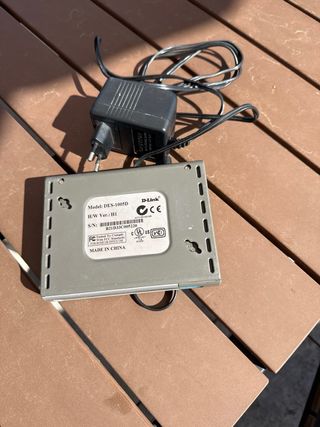 Switch D-Link DES-1005D Fast Ethernet