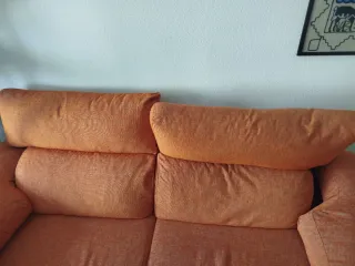 Sofá extensible con reposacabezas móviles