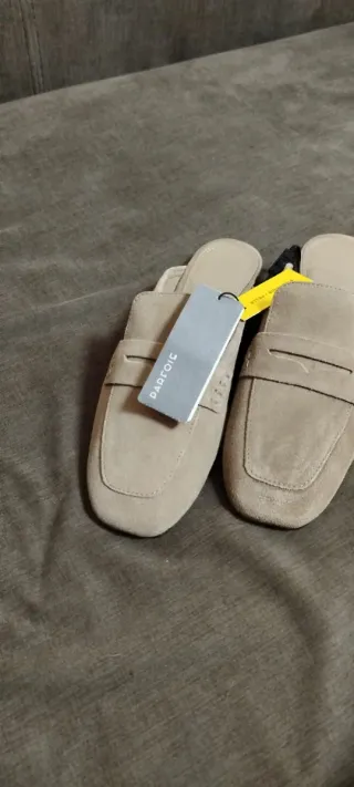 Mocasines destalonados Parfois beige talla 38