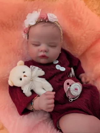 Reborn realizada con genesis horneada y barnizada