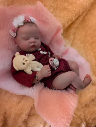 Reborn realizada con genesis horneada y barnizada