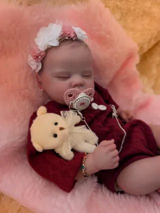 Reborn realizada con genesis horneada y barnizada