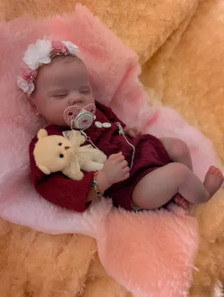 Reborn realizada con genesis horneada y barnizada