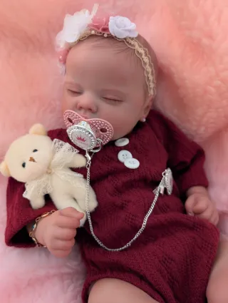 Reborn realizada con genesis horneada y barnizada